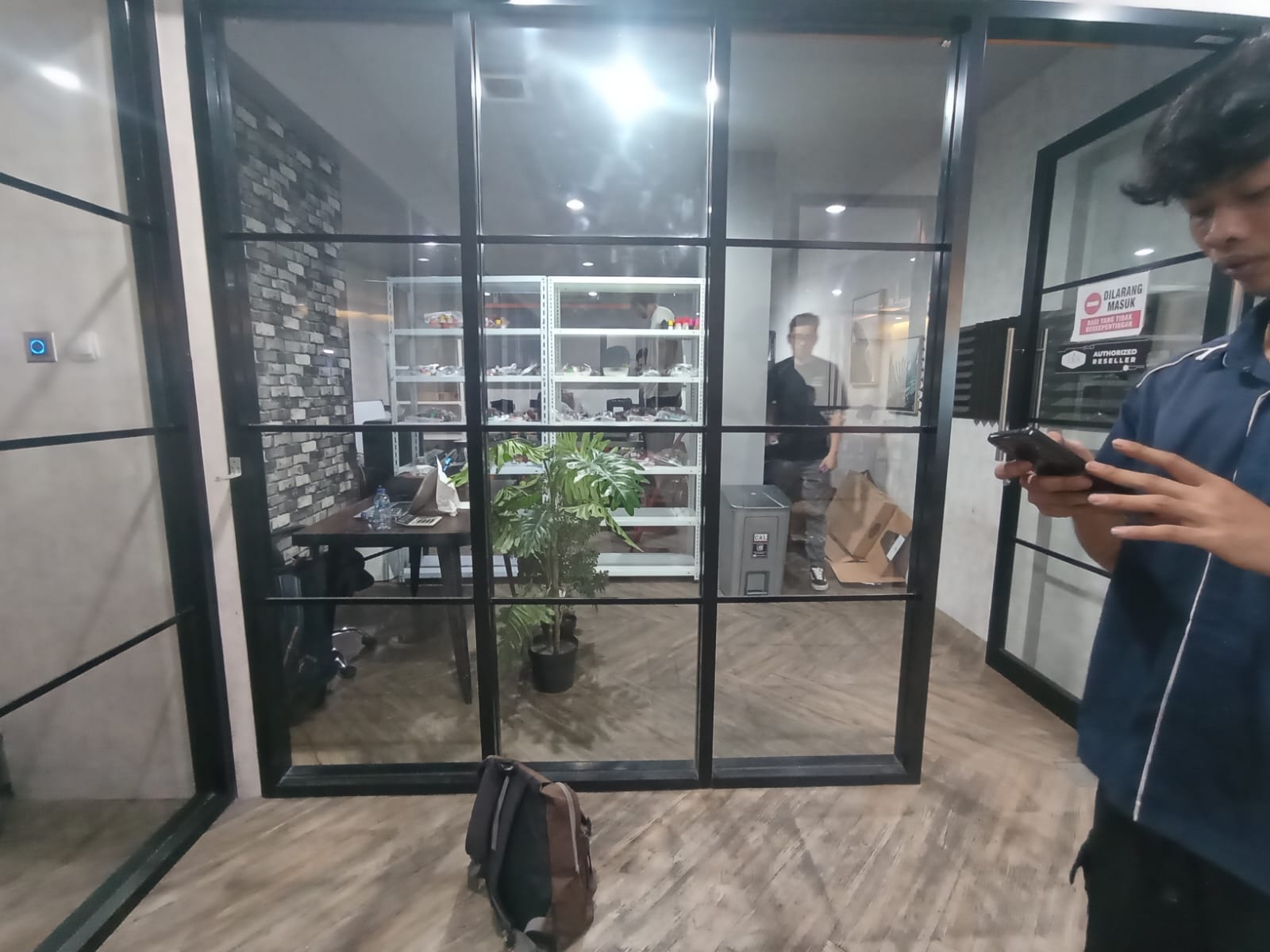 kaca film reflektive